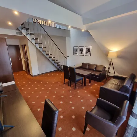 Hotel Nowy Dwor Elizy Blisko Sky Bridge