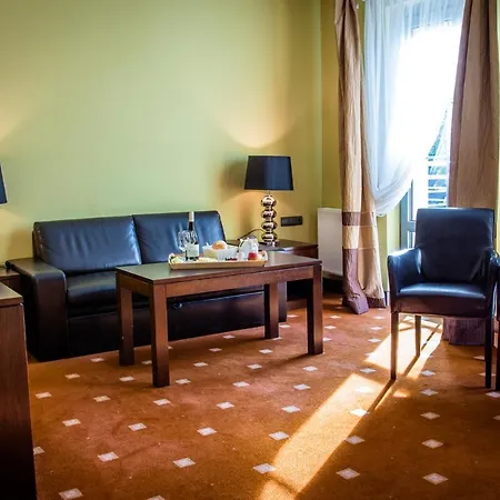 Hotel Nowy Dwor Elizy Blisko Sky Bridge 3* Długopole-Zdrój