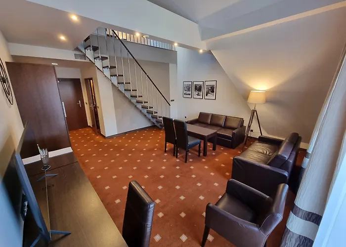 Hotel Nowy Dwor Elizy Blisko Sky Bridge