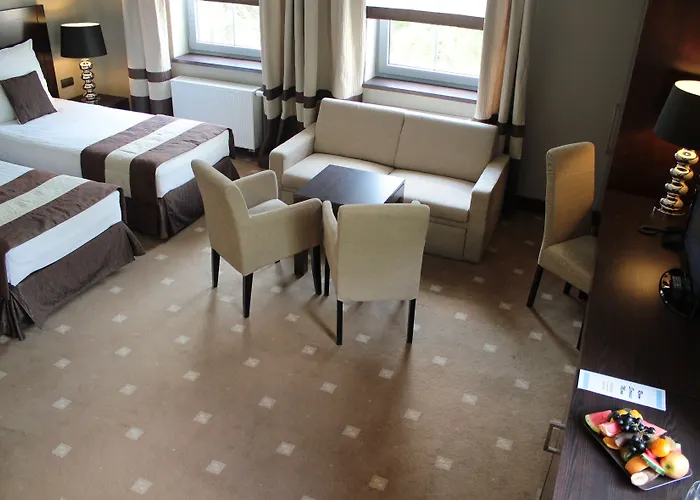 Hotel Nowy Dwor Elizy Blisko Sky Bridge Hotel