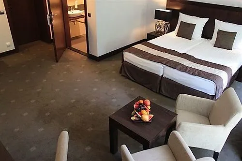 Hotel Nowy Dwor Elizy Blisko Sky Bridge Hotel Dlugopole-Zdroj